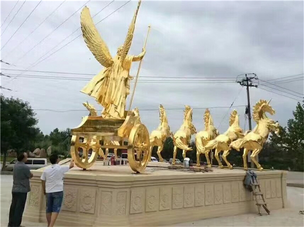 在波羅戰(zhàn)車銅像