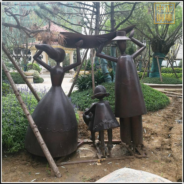 小區(qū)一家人雕塑