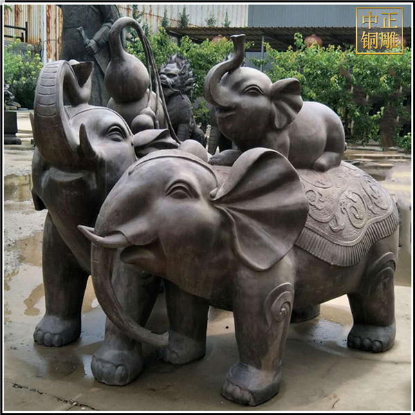 一對(duì)大型銅大象