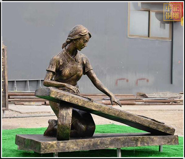 校園彈古箏人物銅雕塑
