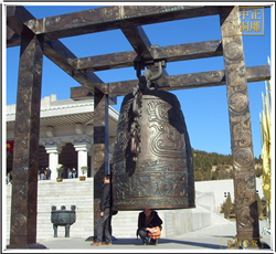 景區(qū)銅鐘圖片