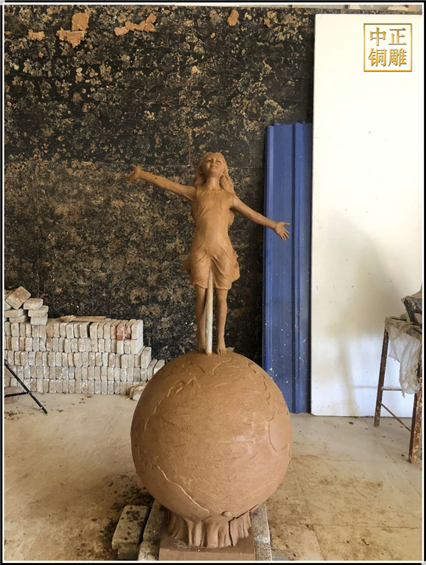 2小女孩銅雕塑鑄造價(jià)格.jpg