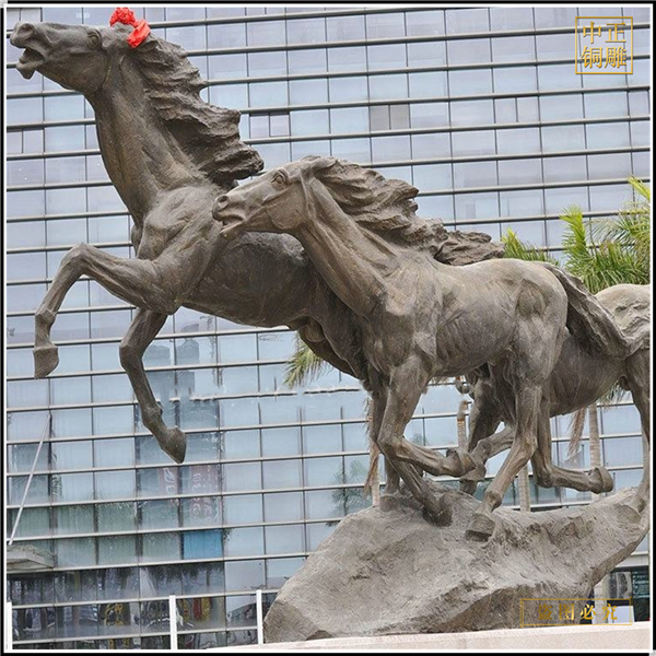 公司門(mén)口大型鑄銅馬雕塑