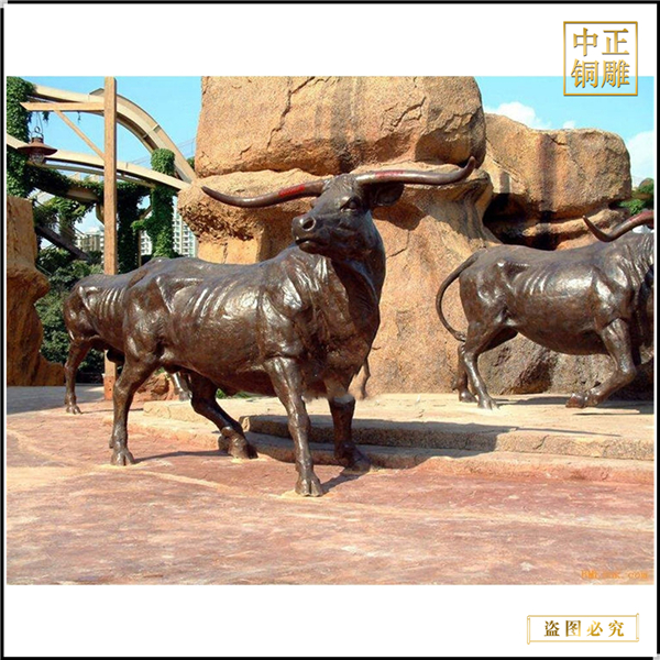 動(dòng)物園銅牛雕塑